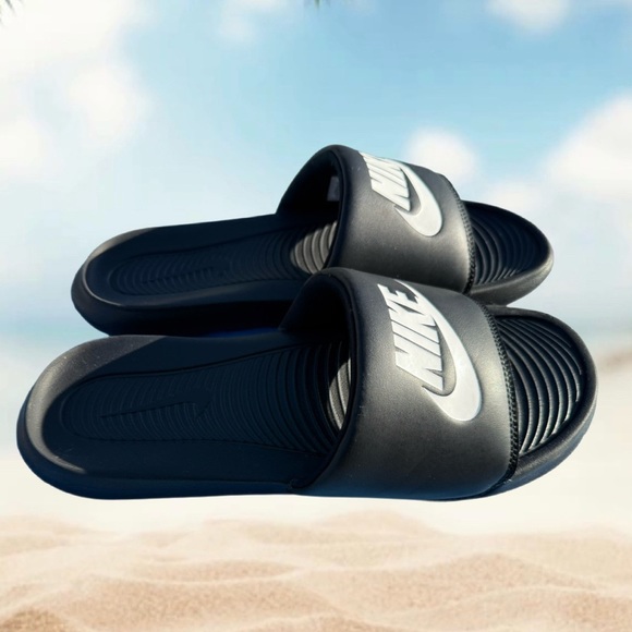 Nike Black Slide Sandals - Picture 7 of 7